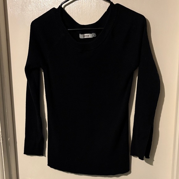 JustFab Sweaters - JustFab Black Ribbed Crewneck Sweater